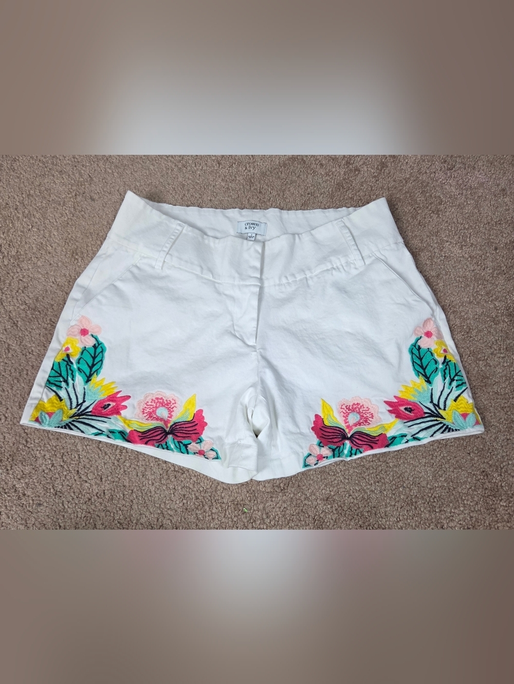 Crown & Ivy White Embroidered Floral Cotton Shorts